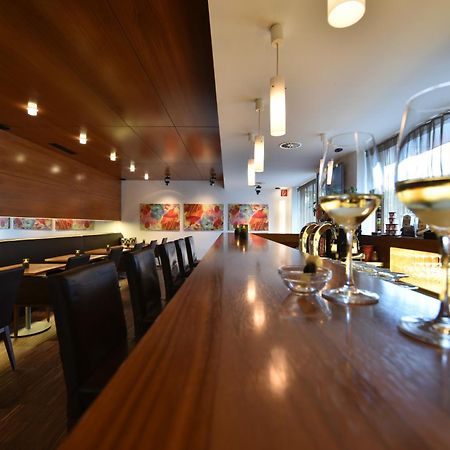 HEINHOTEL Vienna Airport Schwechat Extérieur photo