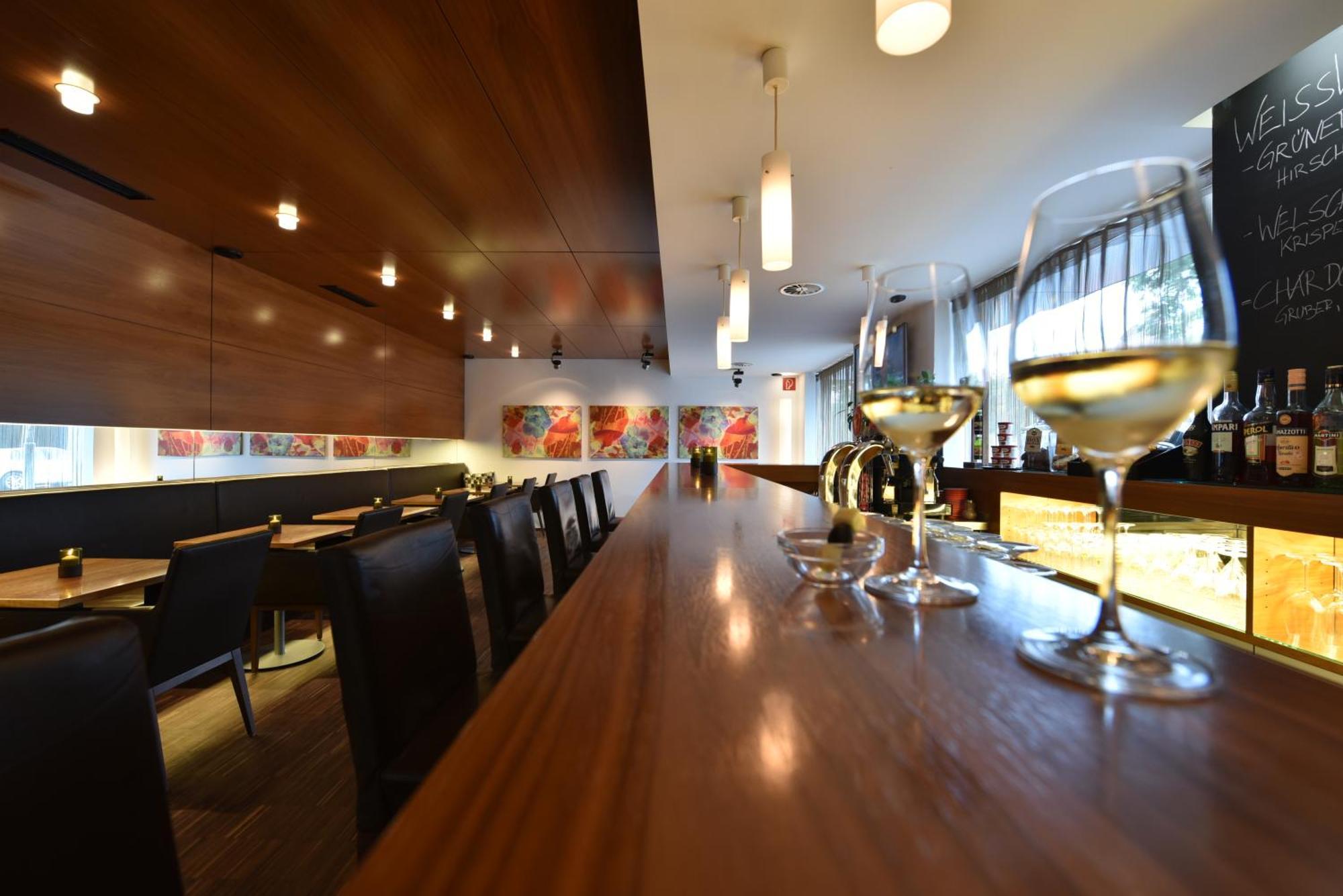 HEINHOTEL Vienna Airport Schwechat Extérieur photo